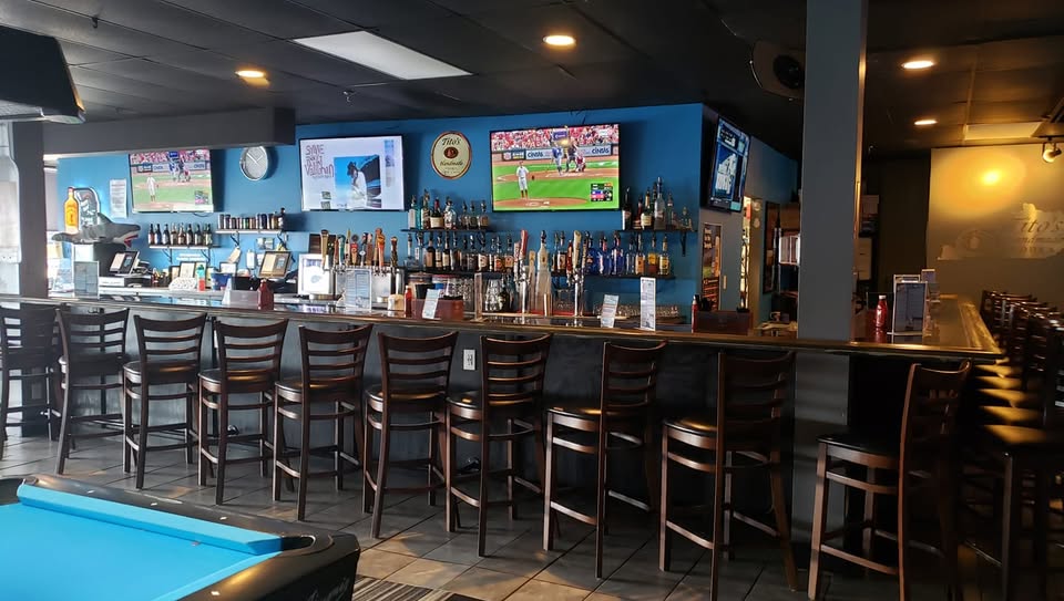 Breakers Grill pool hall exterior/interior